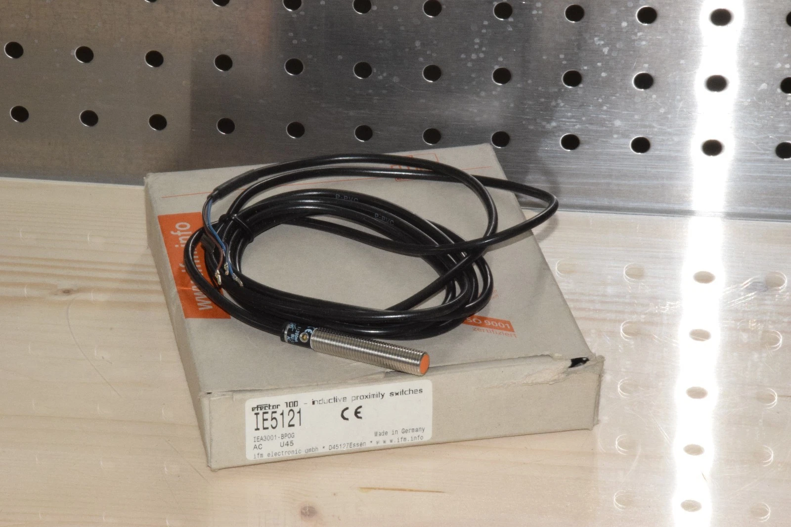 IFM IE5121 Proximity Sensor, Inductive, 1mm, PNP, NO