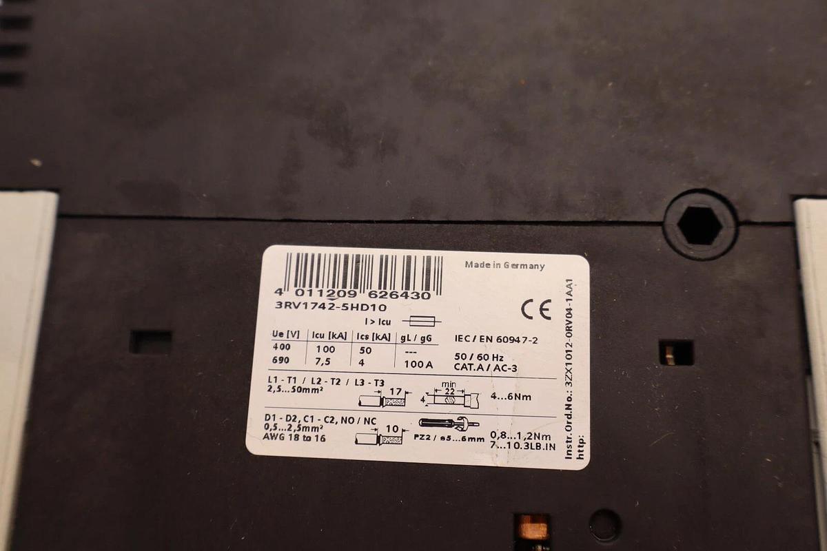 Used SIEMENS 3RV1742-5HD10 45A 3P Sirius Breaker