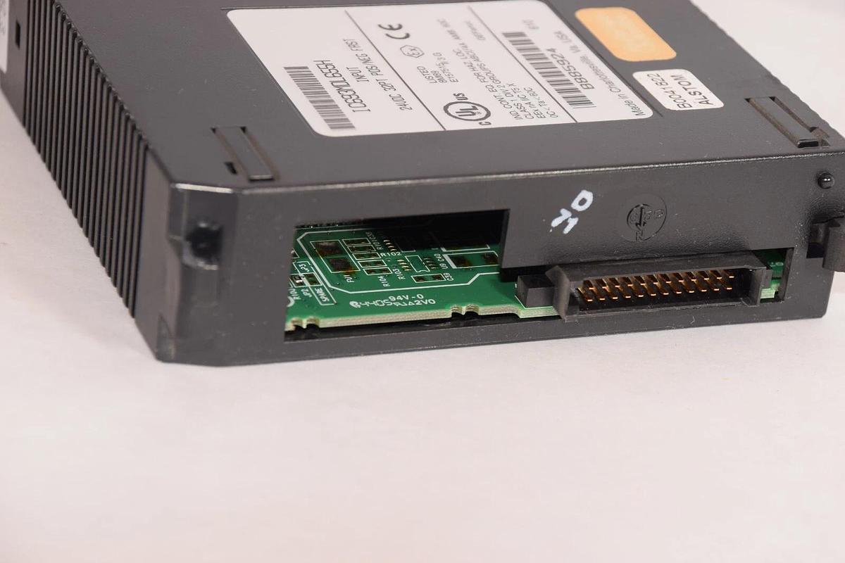 Used GE FANUC Input Module IC693MDL655H 24Vdc 32Pt Pos/Neg Fast Input Module