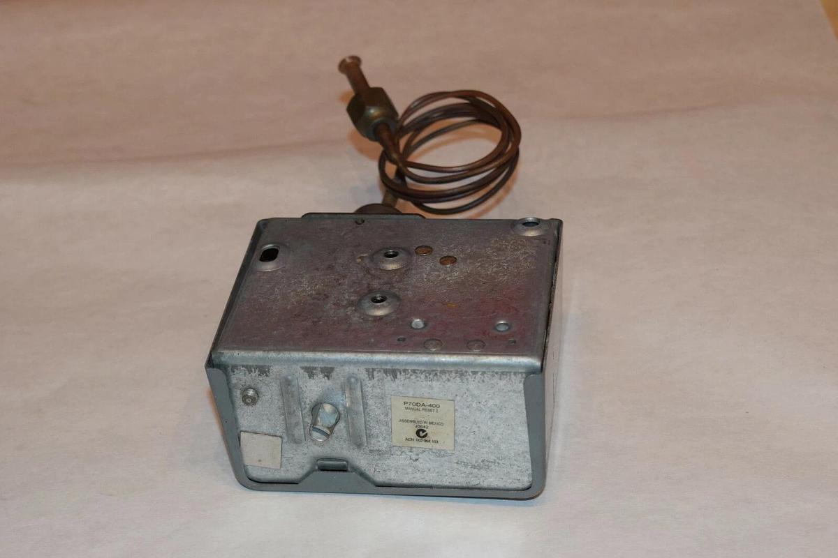 NEW JOHNSON CONTROLS P70DA-400 P70DA-400D DUAL PRESSURE CONTROL