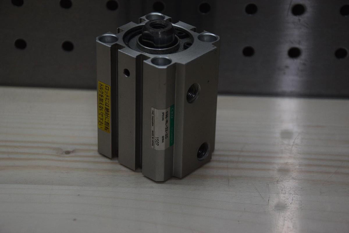 Used CKD SSD-ML-32-20 SSDML3220 AIR CYLINDER