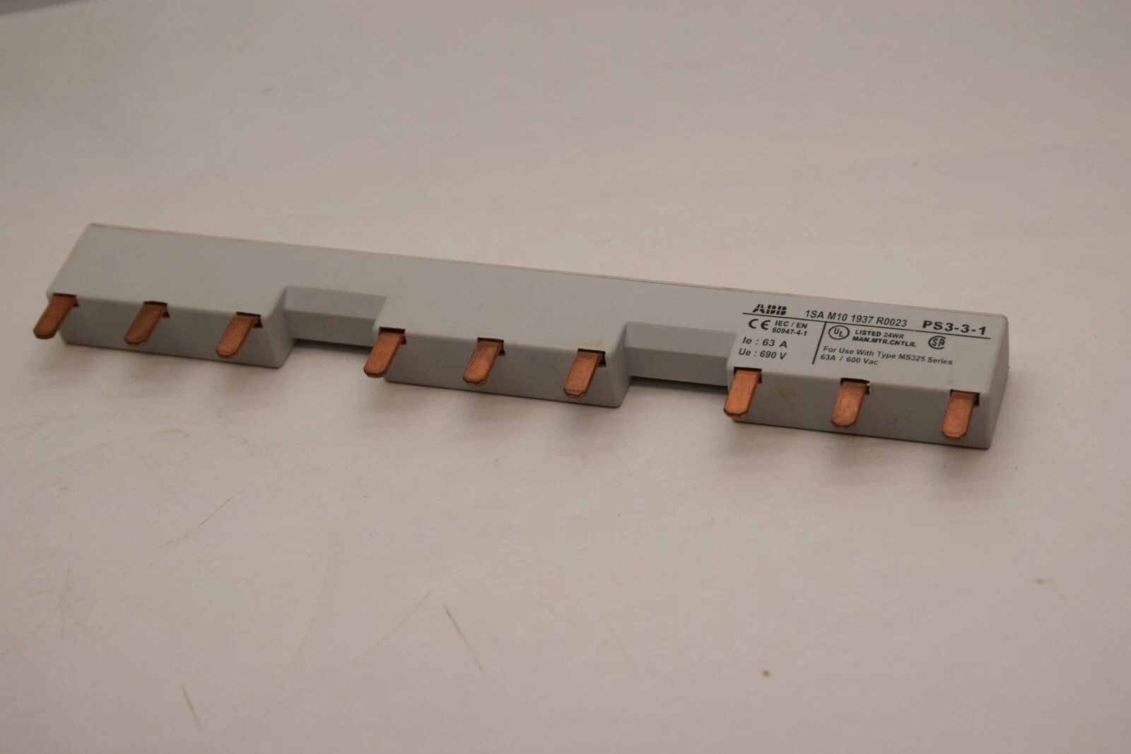 (NEW) ABB PS3-3-1 1SAM101937R0023 63A 690V Busbar