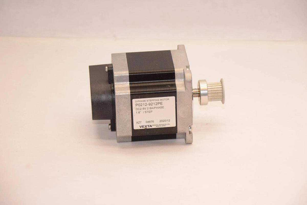 Used VEXTA Oriental 2 phase Stepping Motor P0212-9212PE 2.8V w/ E5-2000-250-IE-S-D-GB