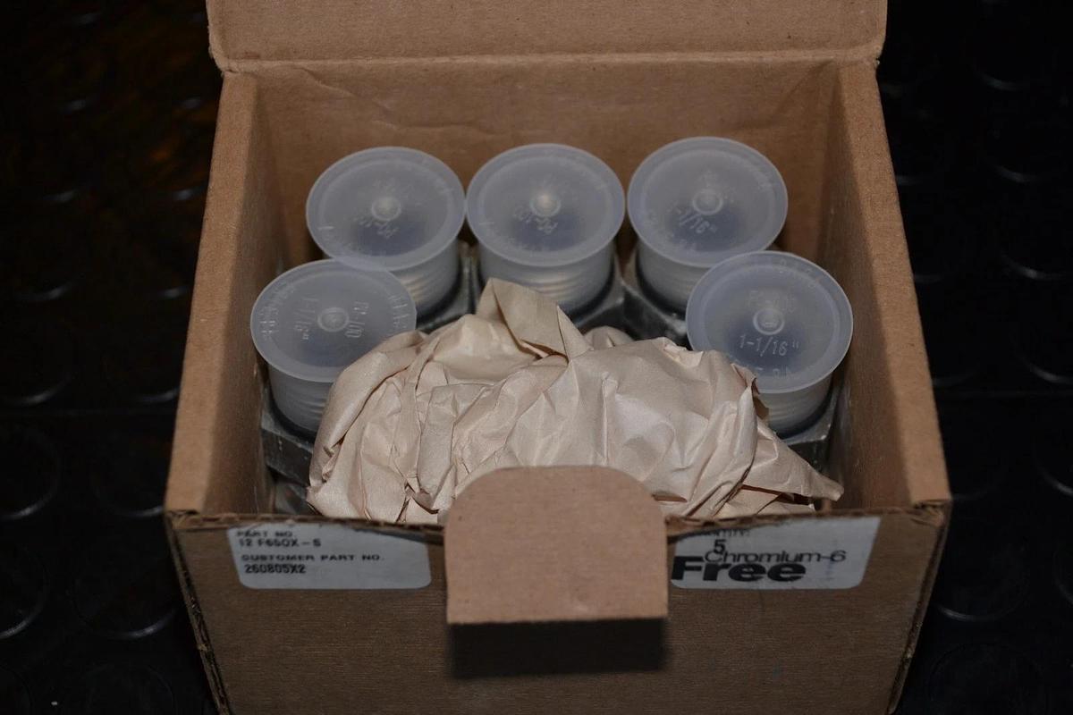 Box of 5 Parker 12F650X-S Triplelok-S ST THD Swivel 37Deg SAE STR THD NEW