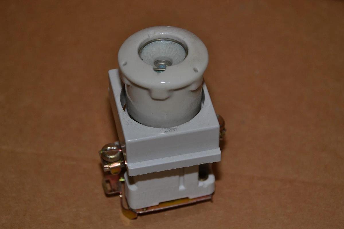 Used SIEMENS 5SF1-002 5SF1 002 FUSE HOLDER