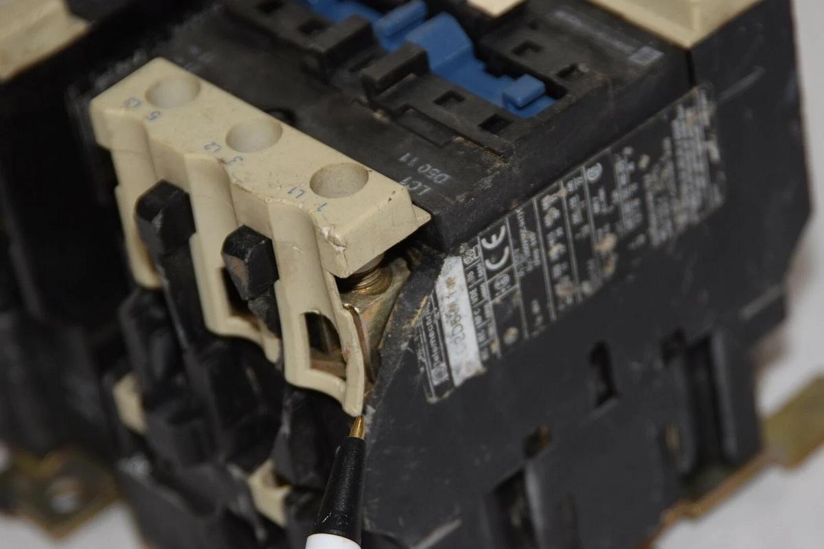 Used TELEMECANIQUE LC2D5011 120V 60Hz 80A Reversing Contactor