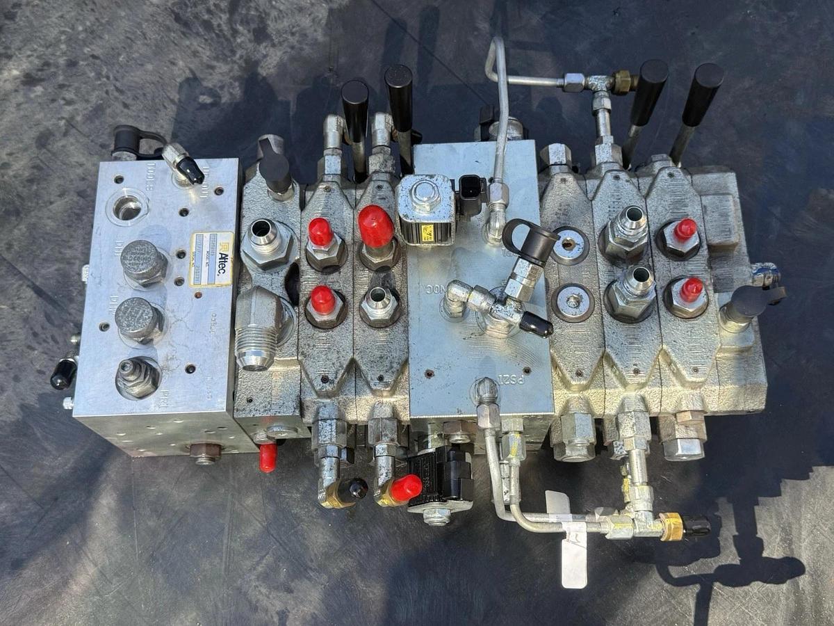 Used Altec 990292145, DB5195.800 Hydraulic Valve Block 7 spool Valve