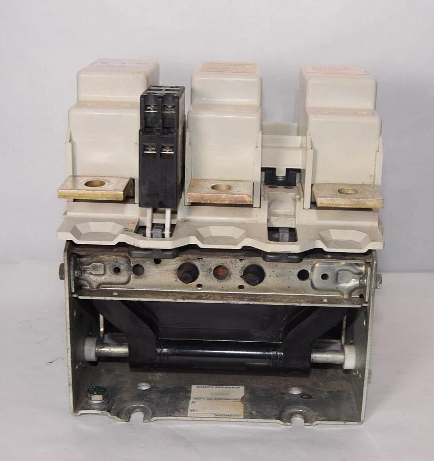 Refurbished Cutler Hammer Eaton 540 Amp Size Sz 6 Contactor CN15TN3 B1  10 7050 *Refurbished