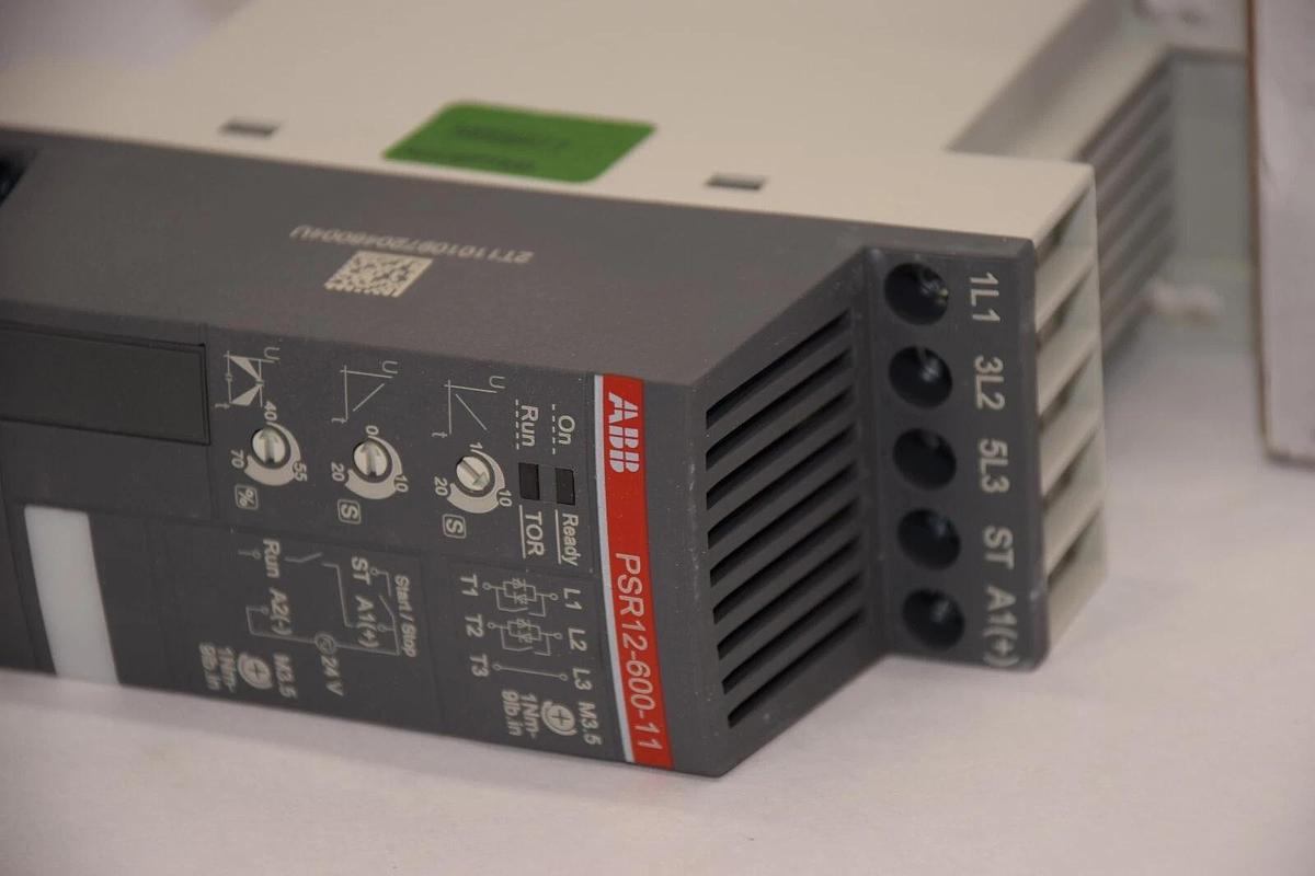 (NEW) ABB PSR12-600-11 , PSR1260011 , 1SFA896106R1100 Soft Starter