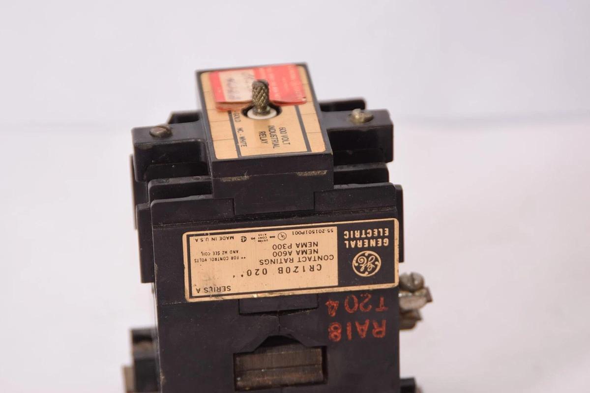 Used GE GENERAL ELECTRIC CR120B04022 600V Industrial Relay 55-513696G22 , 120V Coil