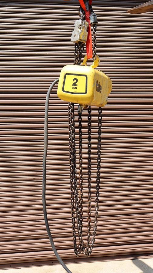 Used Yale 2 Ton Chain Hoist 4000lb 2010H083 C6T17NZ3D 460/380v 3ph 24" Chain