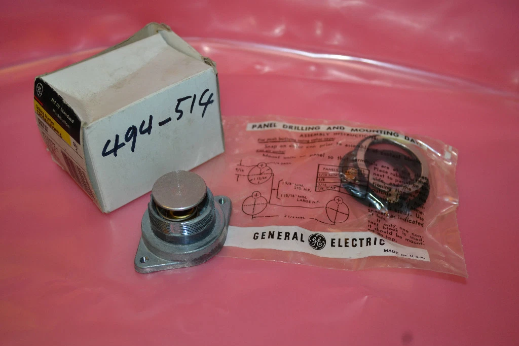 General Electric Push Button CR2940UA200A NEW
