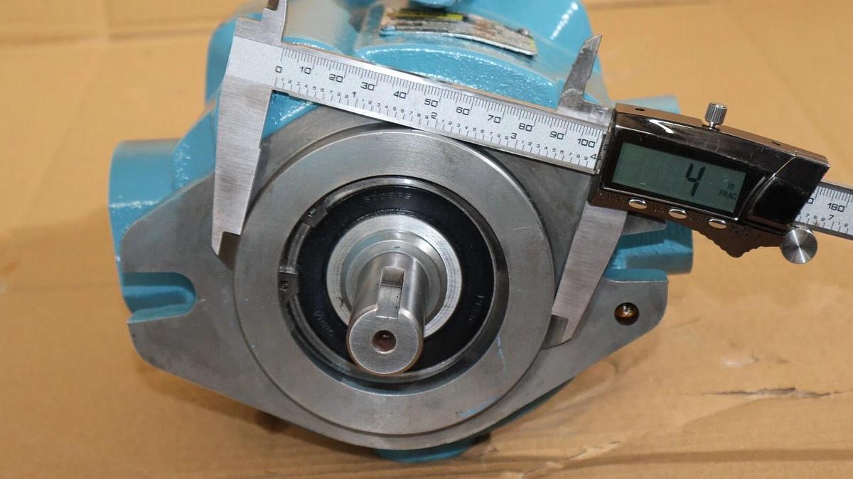 Parker Variable Volume Piston Pump PVP2310R210 1300psi max 23cm (NOS)