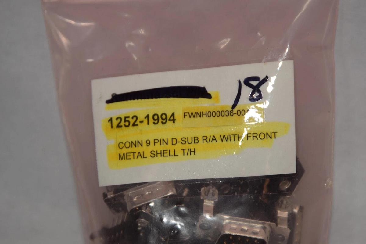 (NEW - Lot of 18) 1252-1994 Connector Conn 9 Pin D-Sub R/A RA W/ Metal Shell T/H