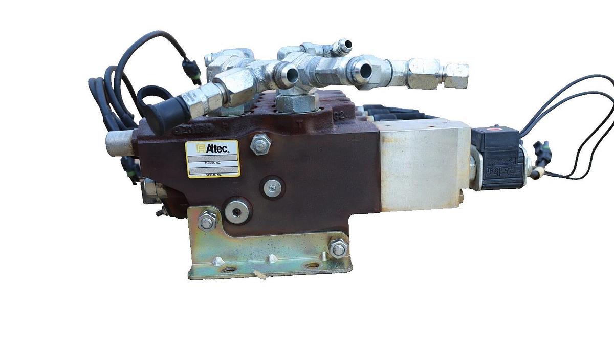 Used Altec 970128972 , DB5195.800 Hydraulic Valve Block