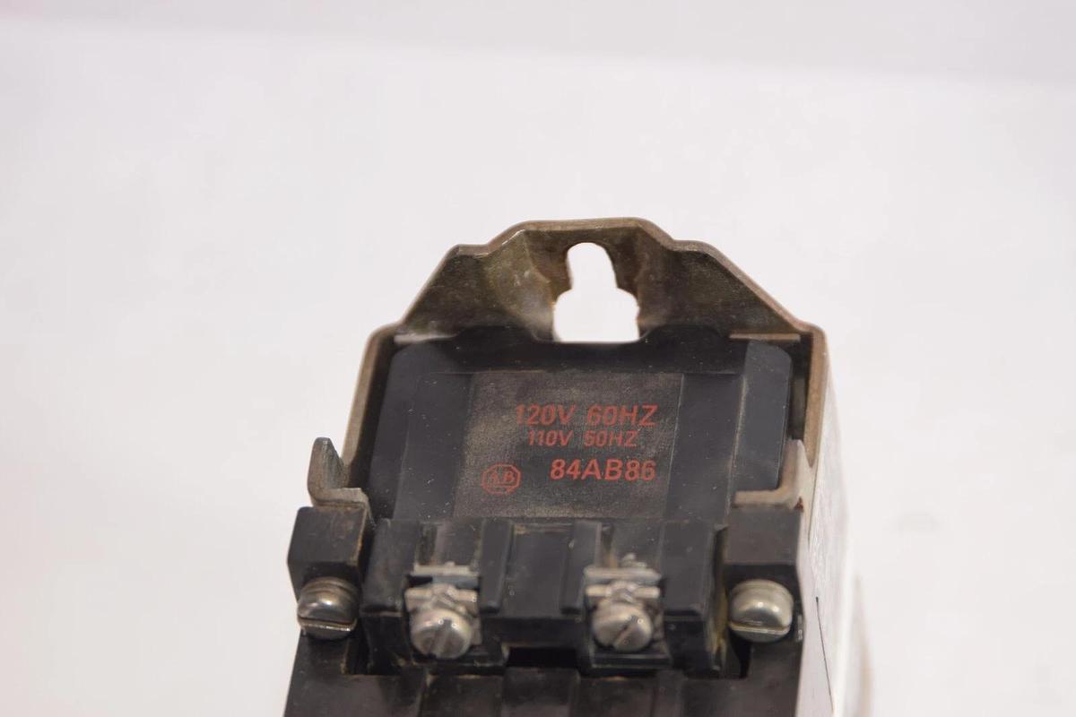 Used ALLEN BRADLEY 700-N400A1 Series C 120V Coil Control Relay