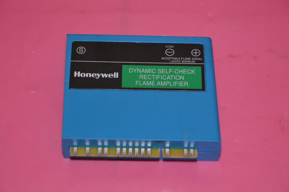 Used HONEYWELL Dynamic Self-Chk Rectification Flame Amplifier R7847 C 1005 R7847C1005