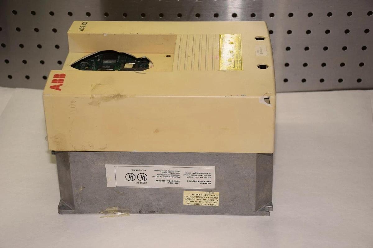 Used ABB VFD ACS300  ACS311-6P6-3 ACS3116P63 380/480V VARIABLE FREQUENCY DRIVE