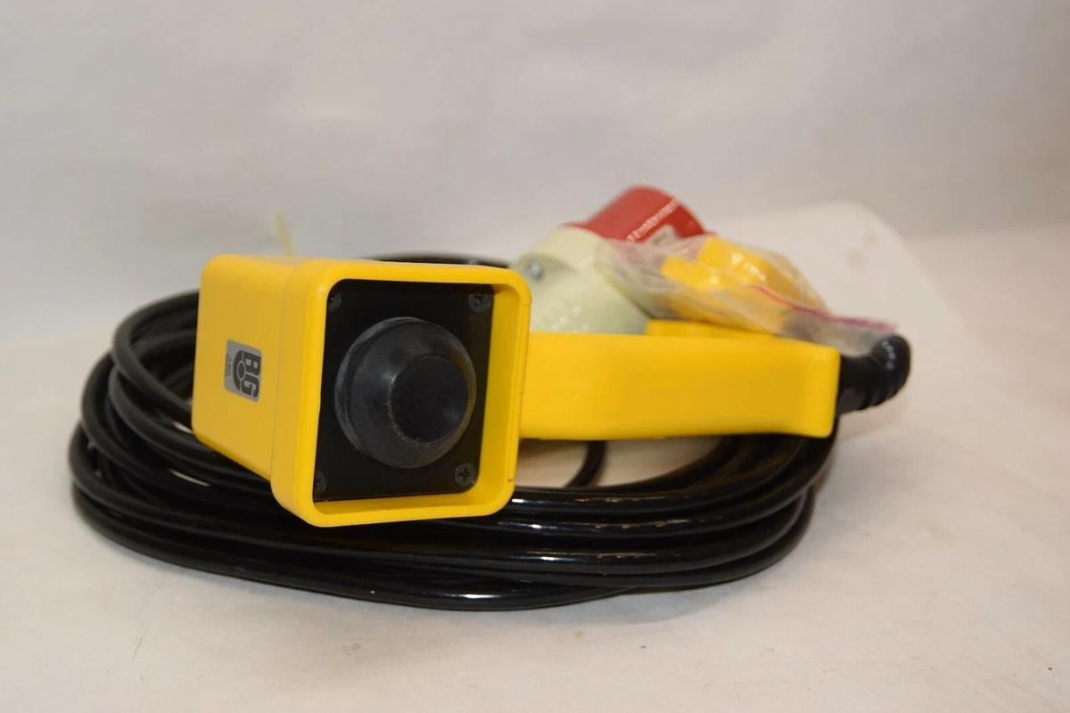 (NEW) EUCHNER ZSR2C2G10CC1736 073268 Enabling Switch With Walther 16A-11h Plug