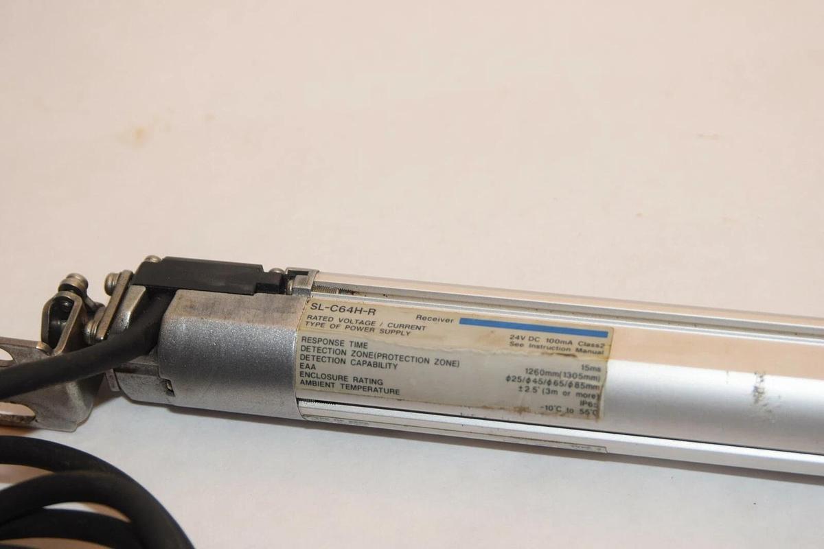 Used KEYENCE SL-C64H-R SLC64HR 24Vdc 100mA Light Curtain Receiver