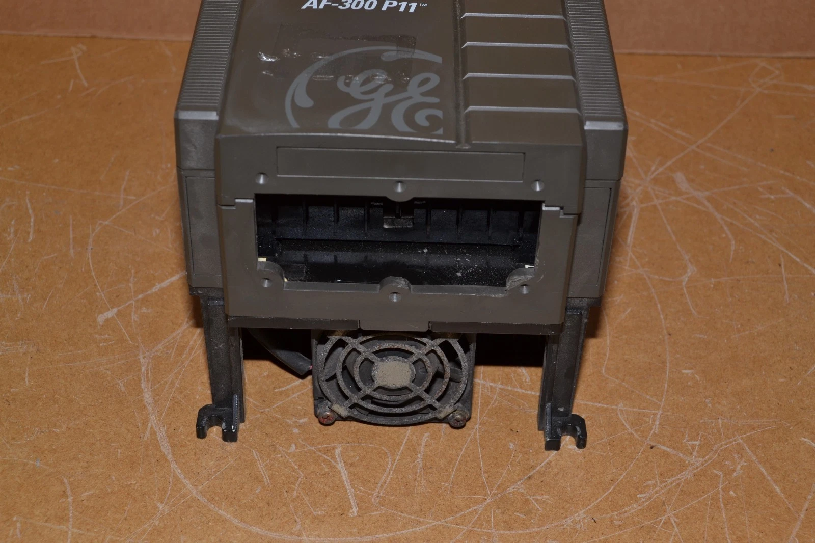 Used FUJI ELECTRIC 6KP1143002X1B1 AF-300 P11 2HP 480V DRIVE