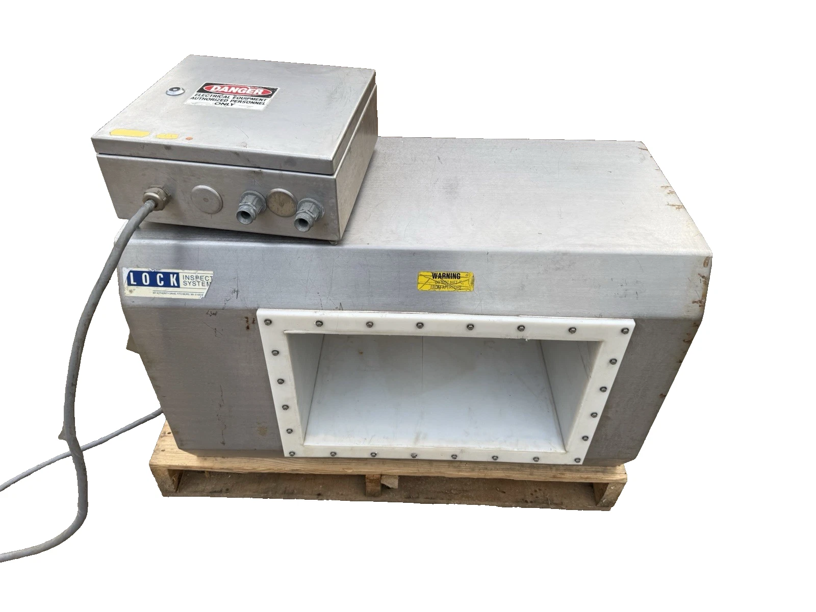 Used Lock Inspection Systems MET30+ Metal Detector for Conveyor 19-1/2" X 11-1/2"