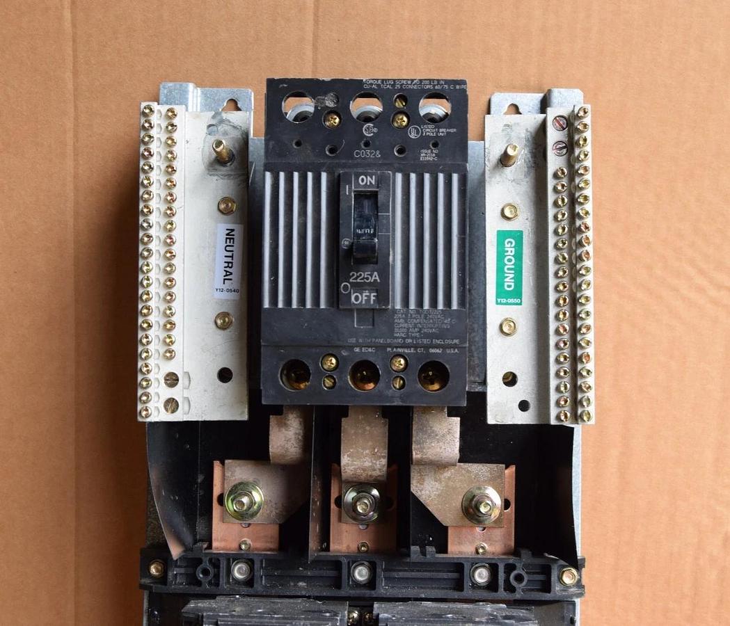 Used General Electric 225A GE A Series Panelboard Interior AQL3422ATX AXB4M9 3ph 4w