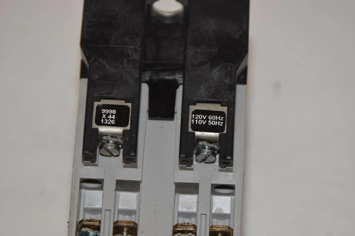 Used SQUARE D 8501X040 8501 X040 Type X Series A 120v Industrial Control Relay