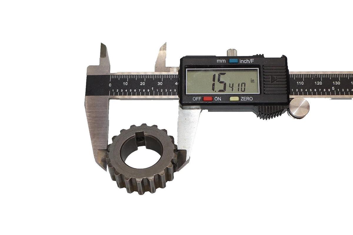 18 Tooth 7/8" Bore Sprocket / Gear  (New - Lot of 4)