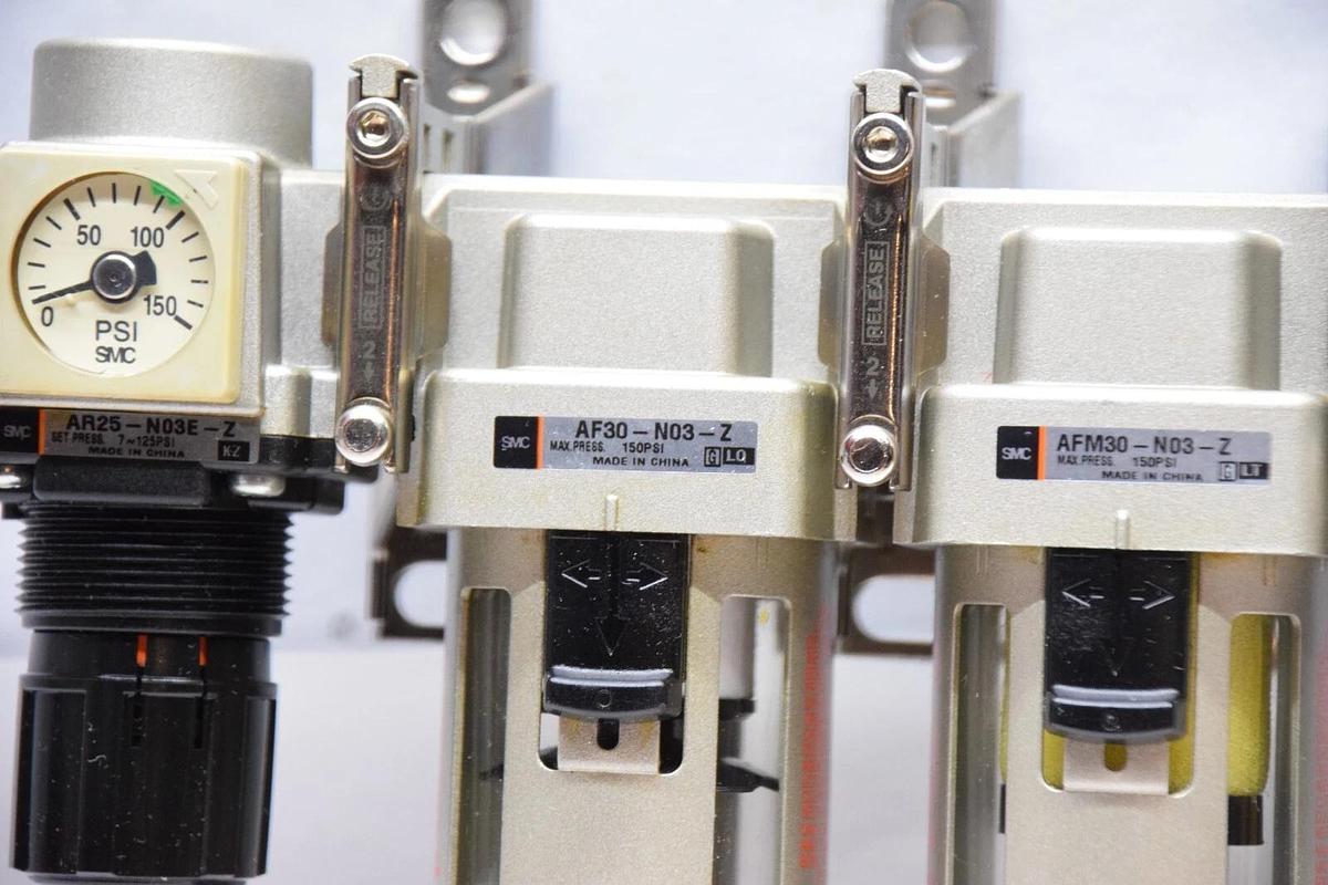 Used SMC AR25-N03E-Z Regulator Assembly AFM30-N03-Z AF30-N03-Z