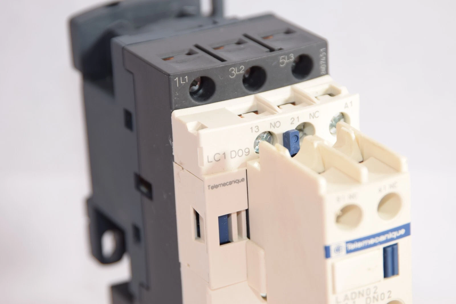 Used TELEMECANIQUE LRD 08 Relay With LC1 D09 Contactor & LADN02 Auxilary Contact