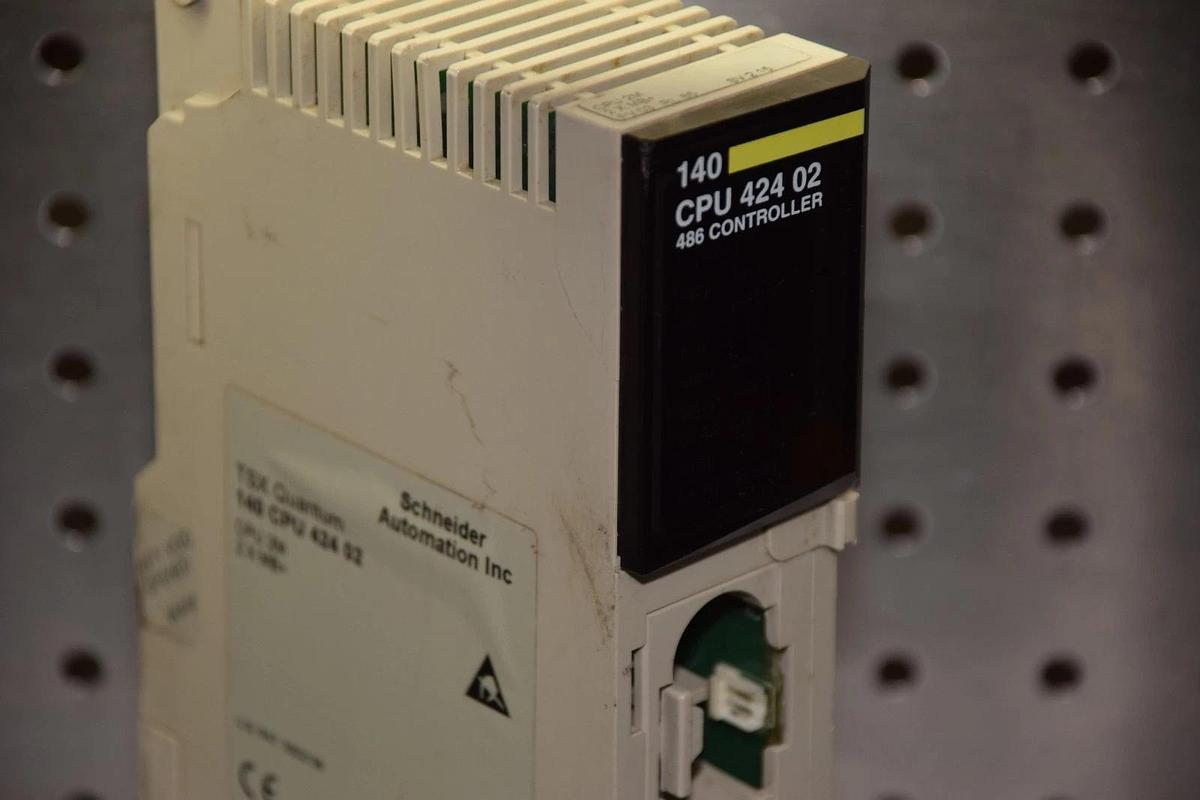 Used Schneider Modicon  TSX Quantum CPU 140CPU42402 Module 140-CPU-424-02