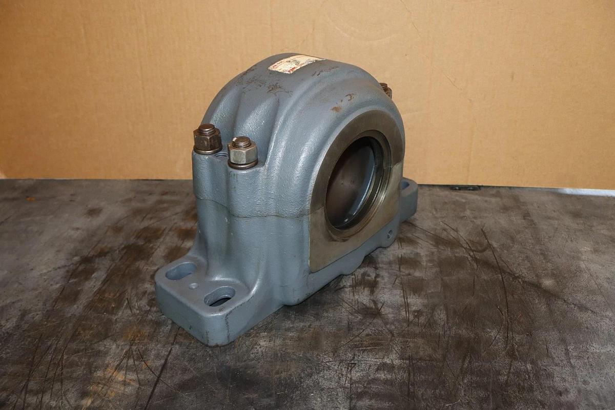Refurbished Link-Belt Pillow Block HOUSING 4-Bolt 4-9/16" 4 9/16" Cast Iron (Refurbished)