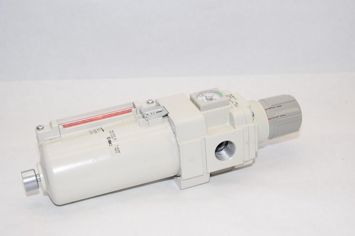(NEW) SMC AW40-N04EH-8Z-B 7-125psi Filter / Regulator *No Retainer Nut*