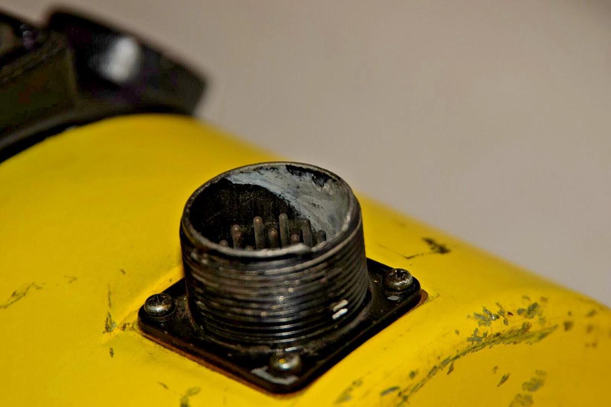 Used Fanuc DC Servo Motor 30M A06B-0653-B011-R A06B0653B011R 210v 1200rpm