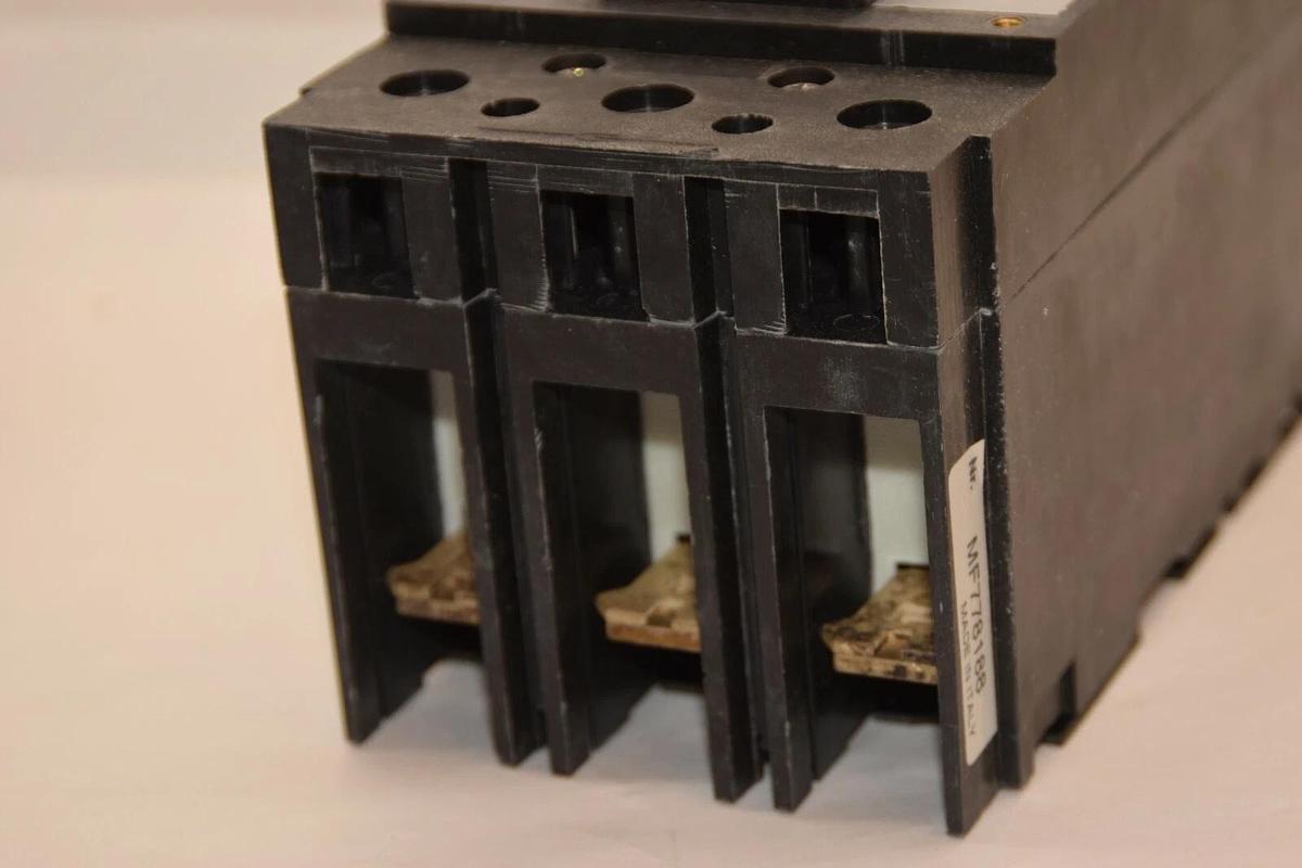 (NEW) ABB ESB43025L 25A  25 Amp A 480V 3P Circuit Breaker