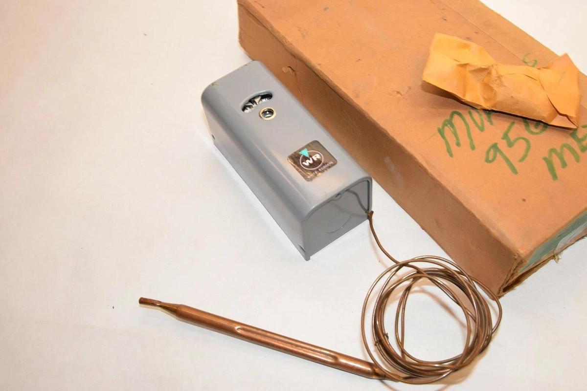 (NEW) WHITE RODGERS 241-2 2412 Space Thermostat