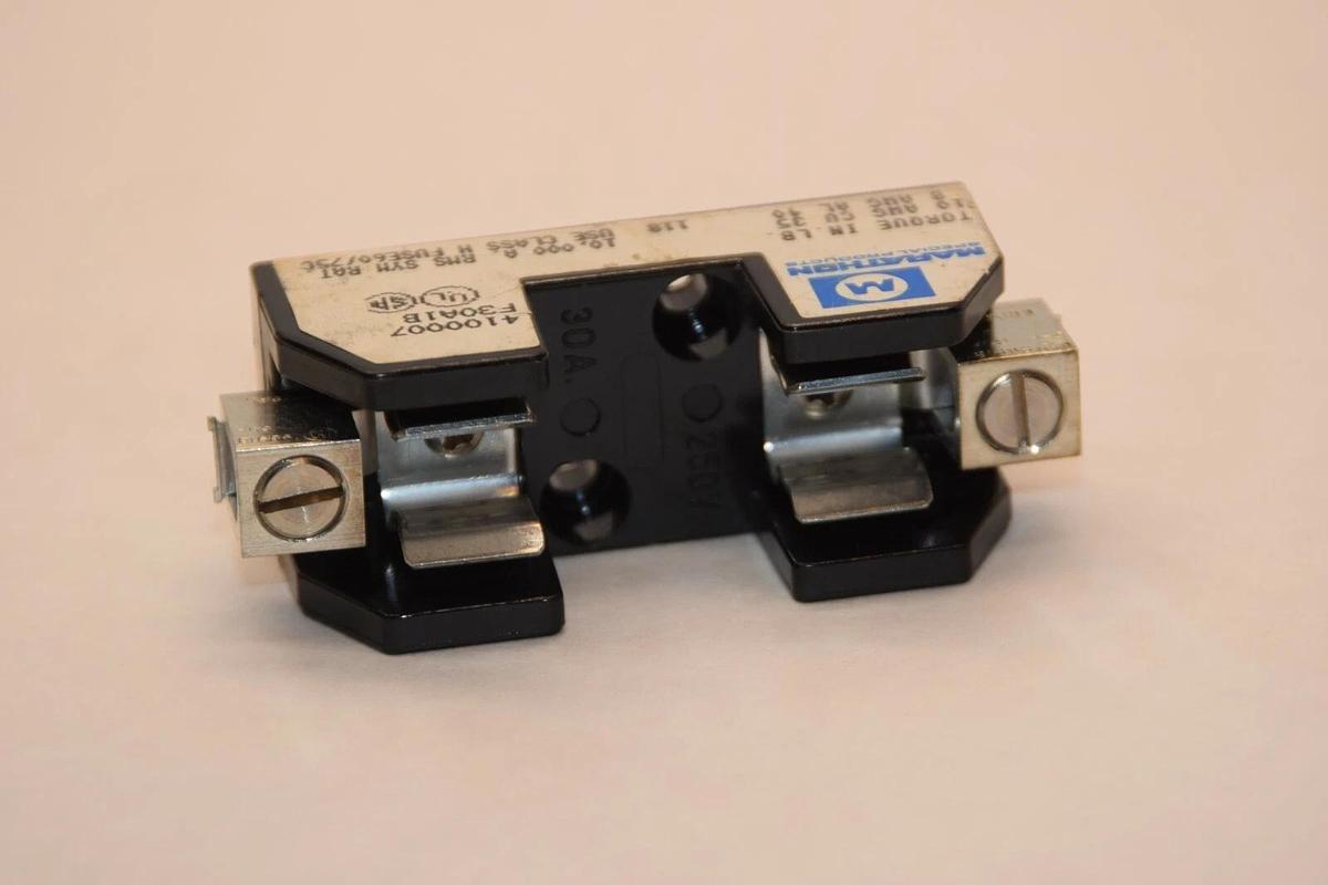 Used MARATHON 4100007 F30A1B Fuse Block Holder