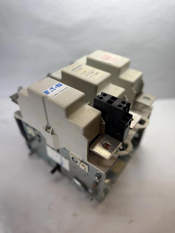 Cutler-Hammer CE15TN3 B1 Magnetic Contactor 600V, 420 Amp 120V coil 420A 1070503