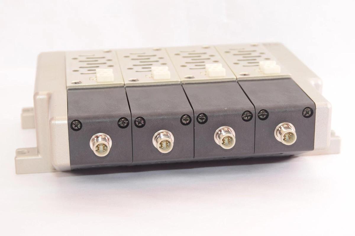 (NEW) SMC VV814-03S-W04BT-X13 Pneumatic Manifold