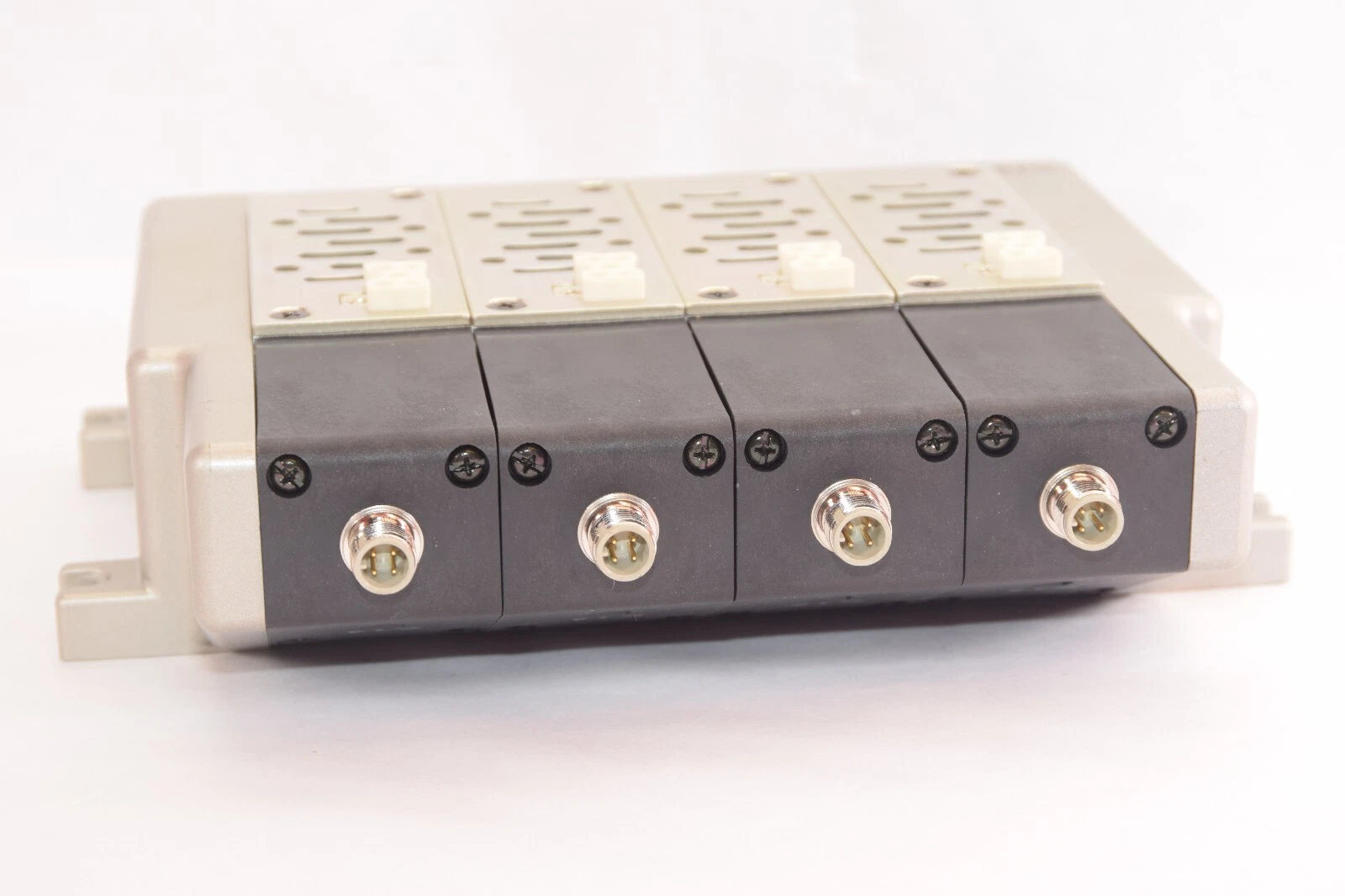 (NEW) SMC VV814-03S-W04BT-X13 Pneumatic Manifold