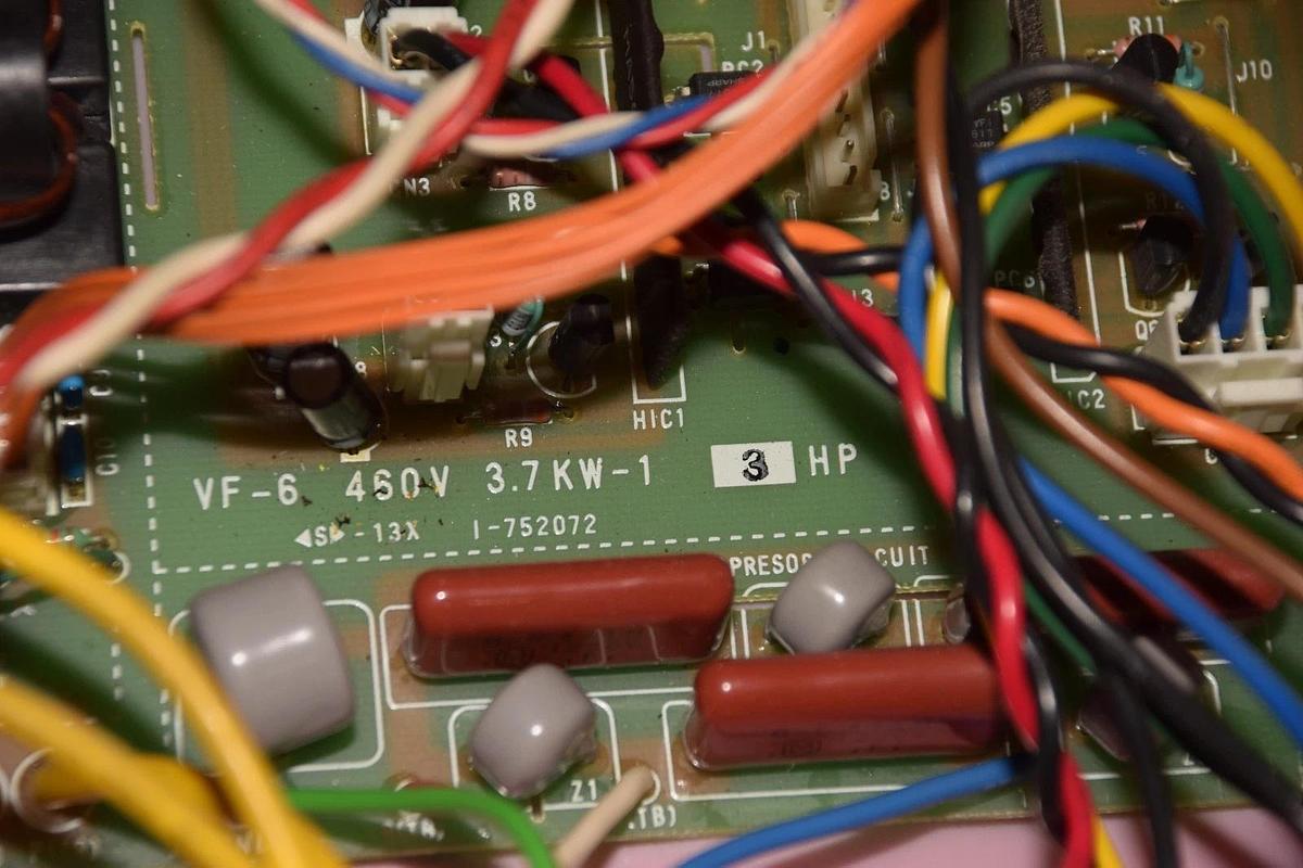 Used Allen Bradley 1333 Drive Circuit Board 1-752072, VF-6 460V 3.7KW-1, 3 HP,