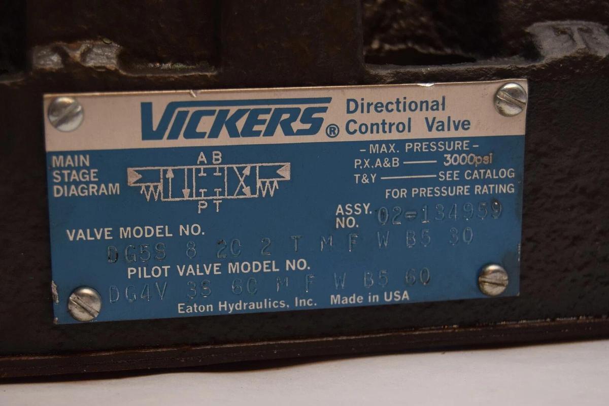 Vickers Directional Control Valve DG5S82C2TMFWB530 DGMFN-3-3Y-A2W-B2W-41 (NOS)