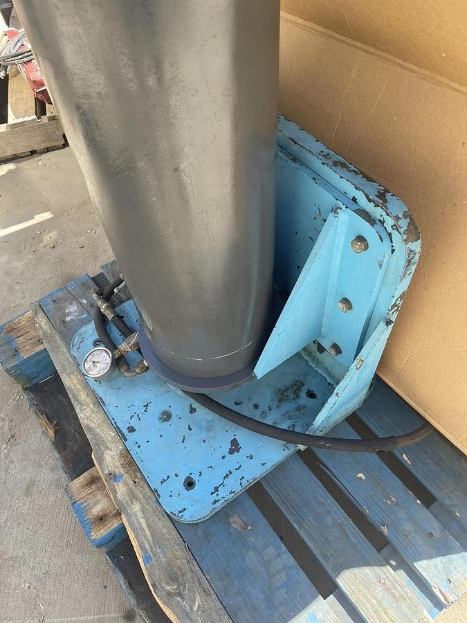 Used Large industrial hyd. Accumulator, Hydraulic Accumulators, 55" x 9"