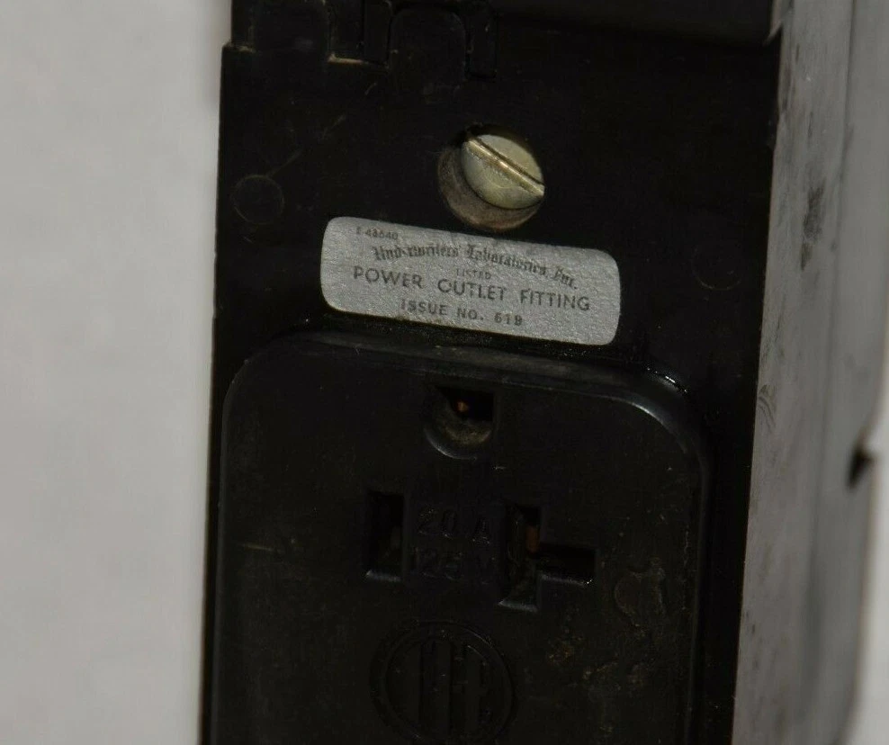 Used ITE QTI2000 QTI-2000 20A 20 Amp Class CTL EQ-T Breaker Outlet