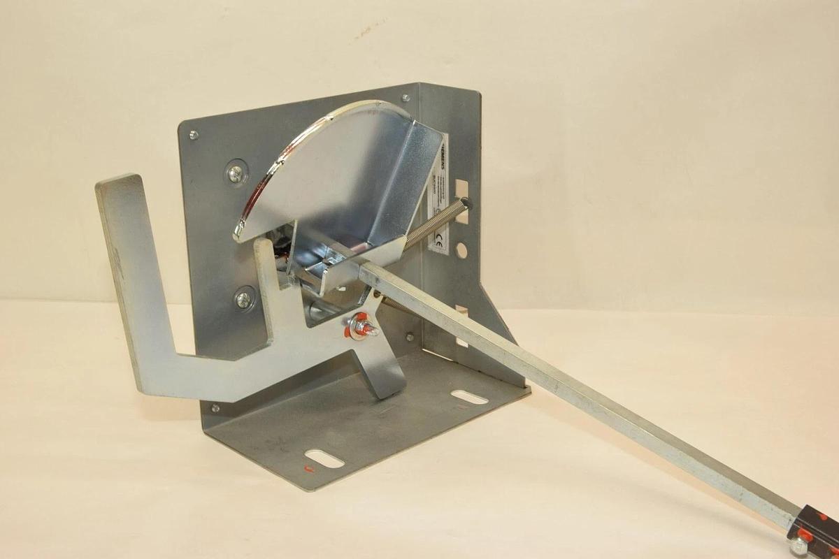 Used SIEMENS 8UC9400 Interlocking Kit for Circuit Breaker