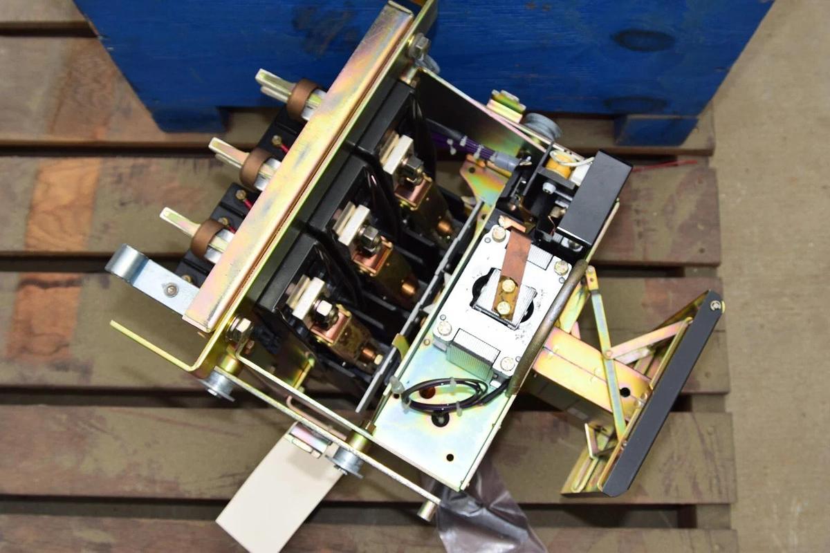 Used Westinghouse Air Circuit Breaker Type DB15 225 Frame Size 600VAC  (New)