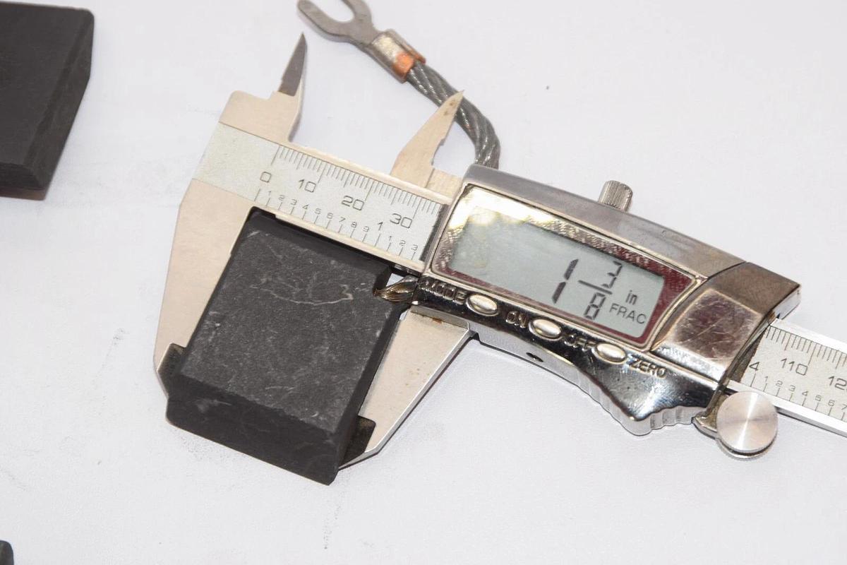 (NEW - Lot of 11) SCP 472G 1-2/8" x 1/2" Carbon Brush