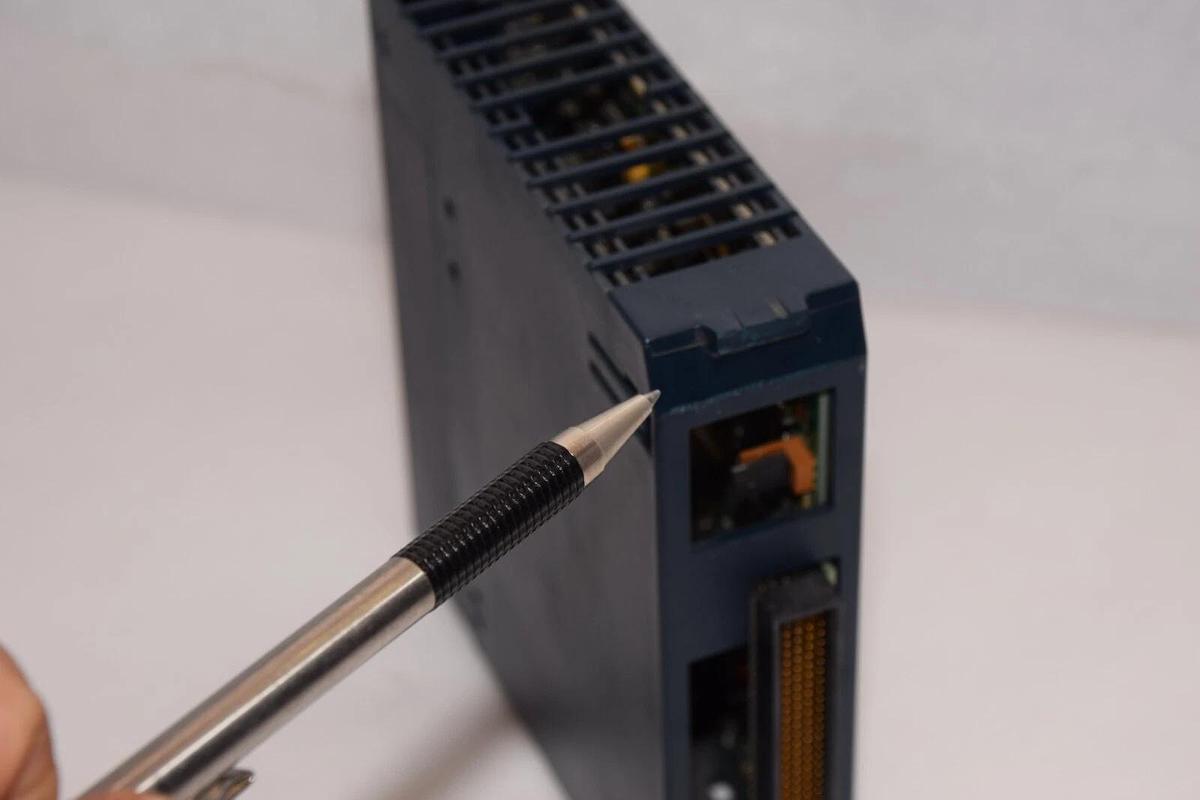 Used GE FANUC IC695PSD040F RX3i 40W 24Vdc Power Supply Module *Damaged Case READ*