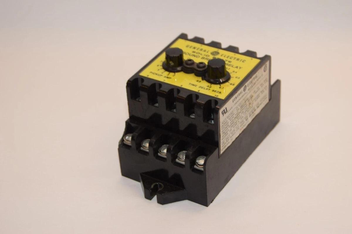 Used GENERAL ELECTRIC GE SOLID STATE GROUND BREAK RELAY TGMR1D NP266205-32